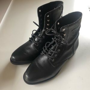 Ariat Women's Black Leather Roper Lace-Up Ankle Boots 7.5M